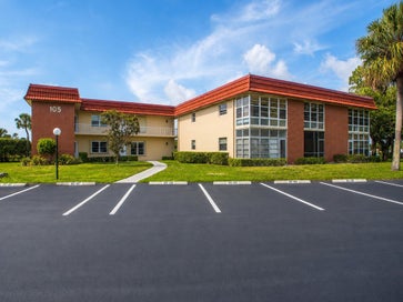 105 Spring Lake Court 102 Vero Beach FL 32962