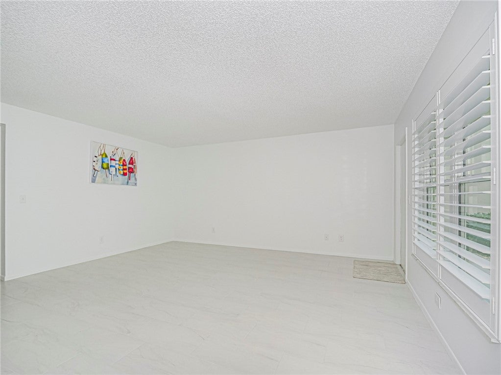36 Vista Gardens Trail 102