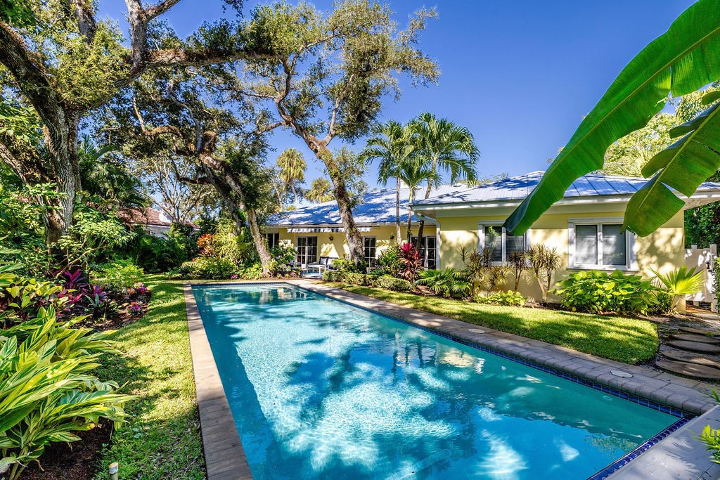 720 Painted Bunting Lane