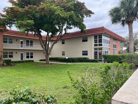 68 Royal Oak Court 201 Vero Beach FL 32962