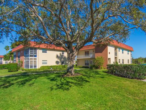68 Royal Oak Court 201 Vero Beach FL 32962