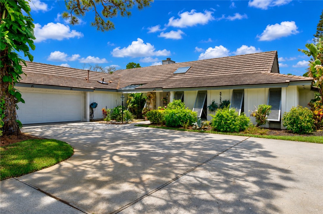 5735 Glen Eagle Lane