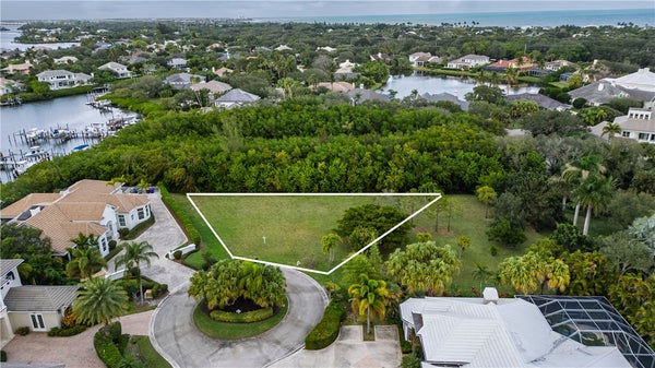 112 SANDPOINTE DR, VERO BEACH, FL 32963 - Image e18e9d61fbf704c603a48d6f4decd4e8/1541068450
