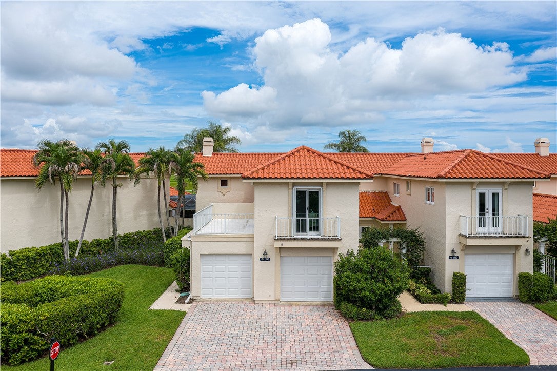 1390 N St Davids Lane