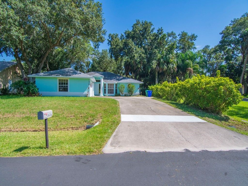 Photo of 1626 Stonecrop Street, Sebastian, FL 32958 (MLS # 289956)