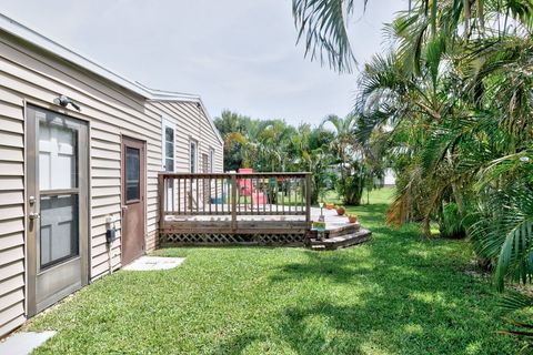 A home in Barefoot Bay