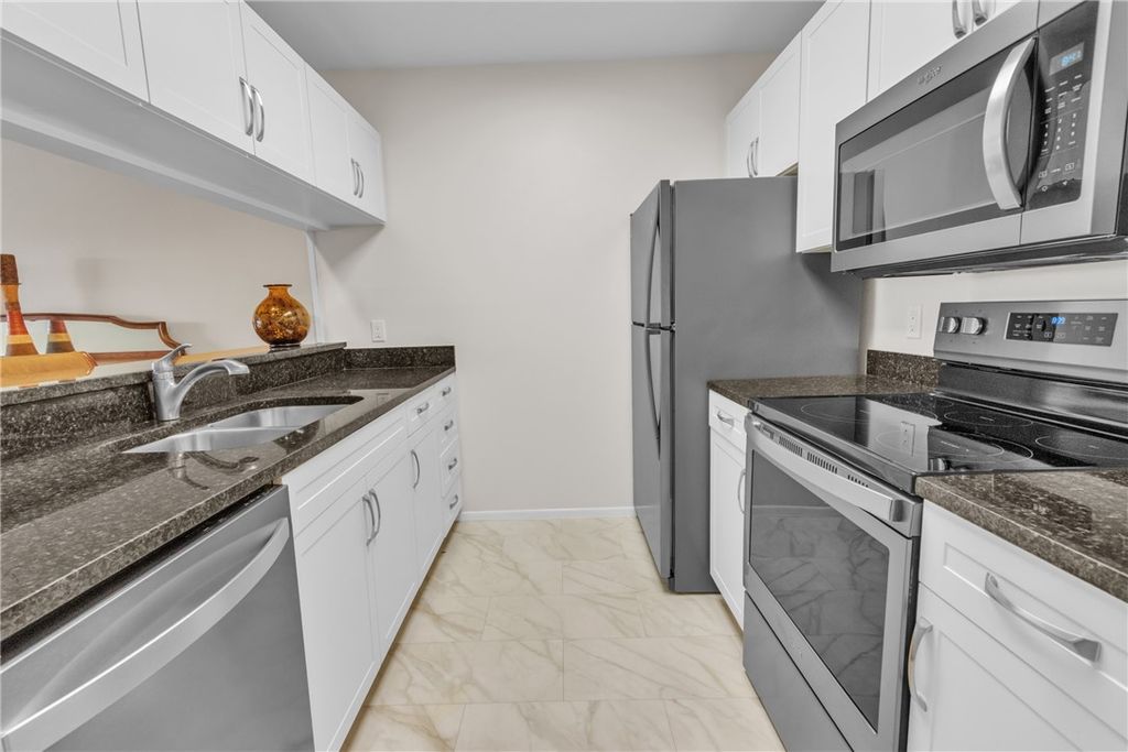 Photo of 7 Plantation Drive #202, Vero Beach, FL 32966 (MLS # 291615)