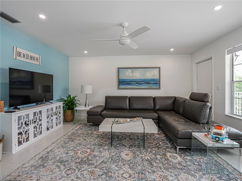 2800 Indian River Boulevard I10