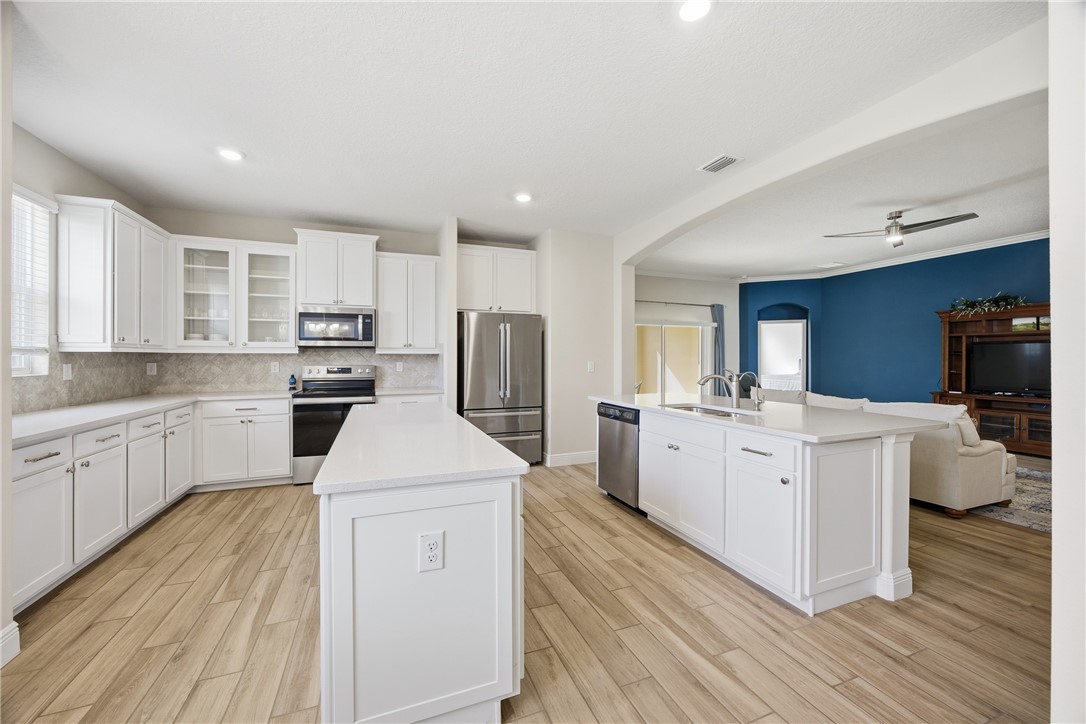 Vero Beach, Florida 32967, United States, 3 Bedrooms Bedrooms, ,3 BathroomsBathrooms,Residential,Active,249403