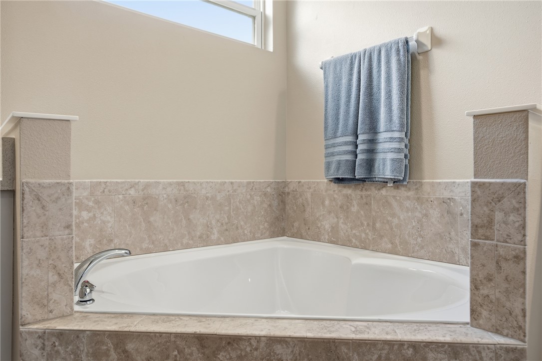 Vero Beach, Florida 32967, United States, 3 Bedrooms Bedrooms, ,3 BathroomsBathrooms,Residential,Active,249403