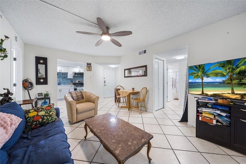 1507 Se Royal Green Circle 102, Port St Lucie, FL 34952