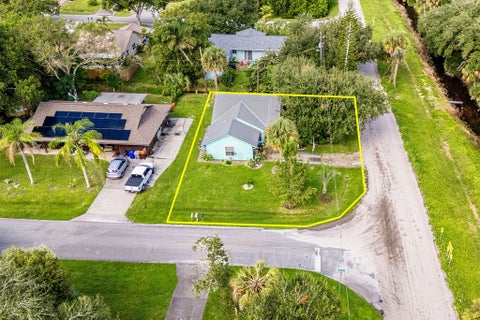 2585 85th Avenue, Vero Beach, FL 32966