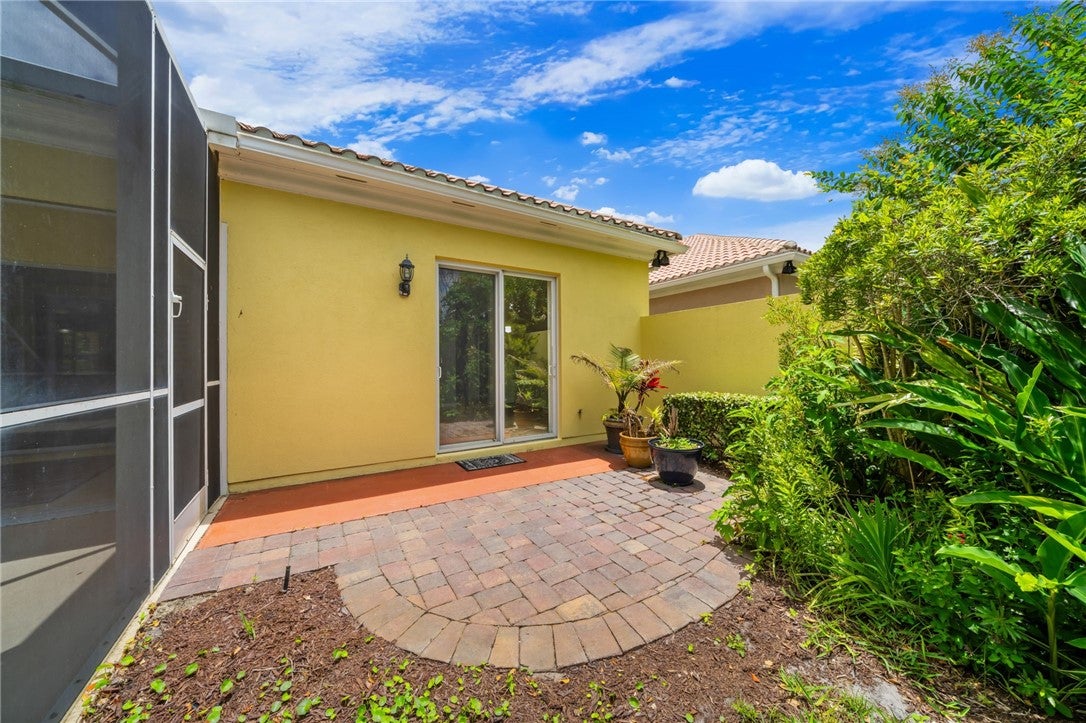 5422 Barbados Square
