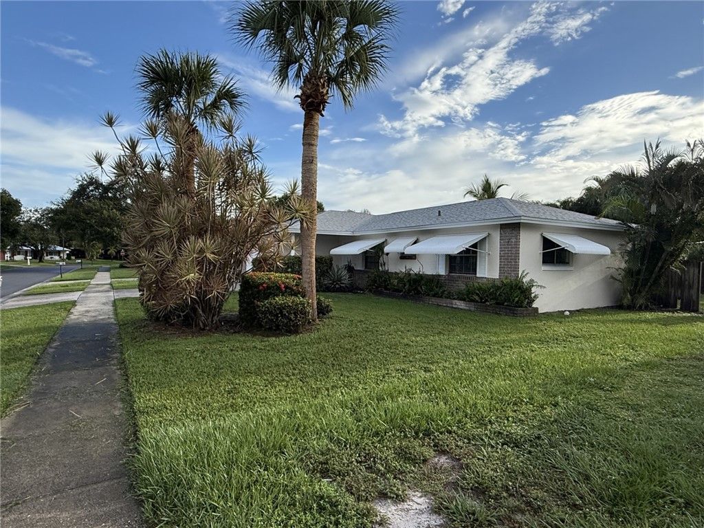 Photo of 536 23rd Avenue, Vero Beach, FL 32962 (MLS # 291001)