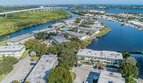2800 Indian River Boulevard 4r, Vero Beach, FL 32960