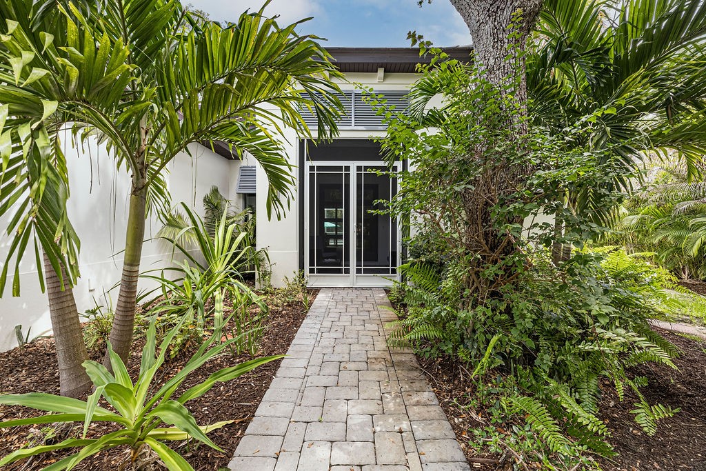 425 Holly Road