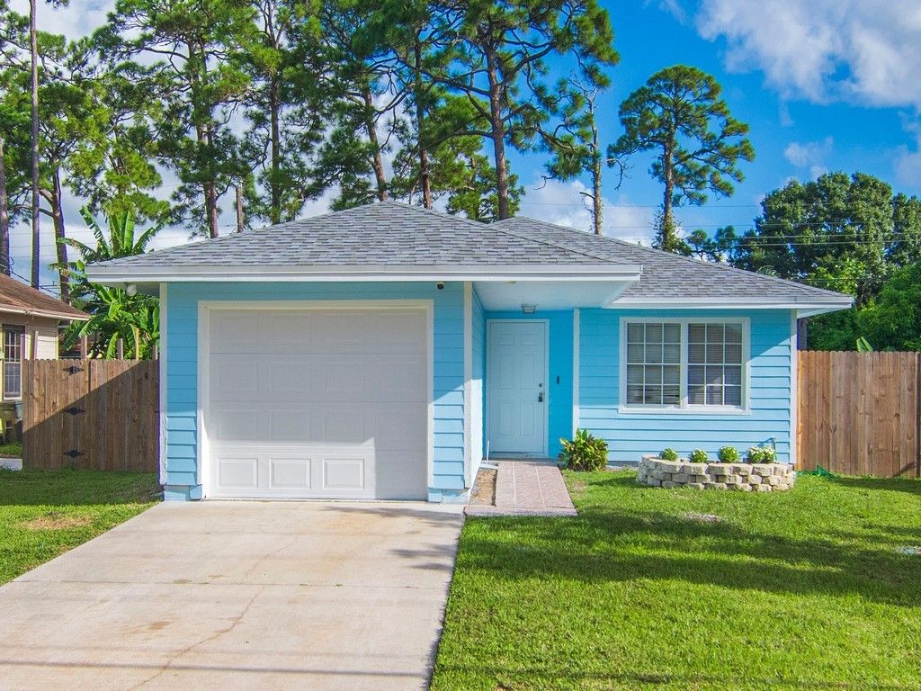 Photo of 2946 1st Street SW, Vero Beach, FL 32968 (MLS # 291261)