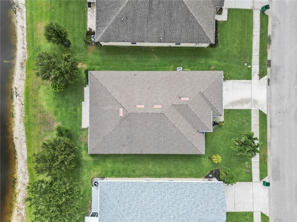 Photo of 433 Briarcliff Circle, Sebastian, FL 32958 (MLS # 287885)