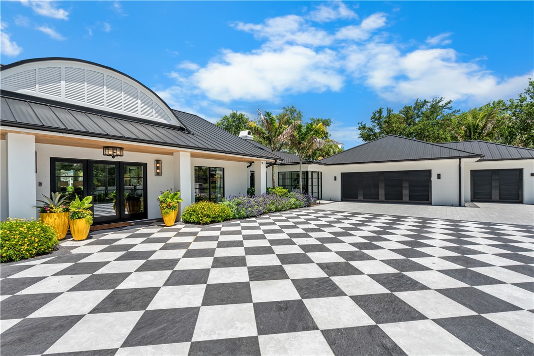 519 Bay Drive