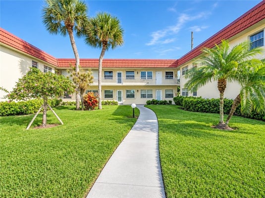 99 SPRING LAKE DR APT 101, VERO BEACH, FL 32962 - Image e7cd322b3c2f9cd8f23c7d5d4d8d4fa2/3492561966