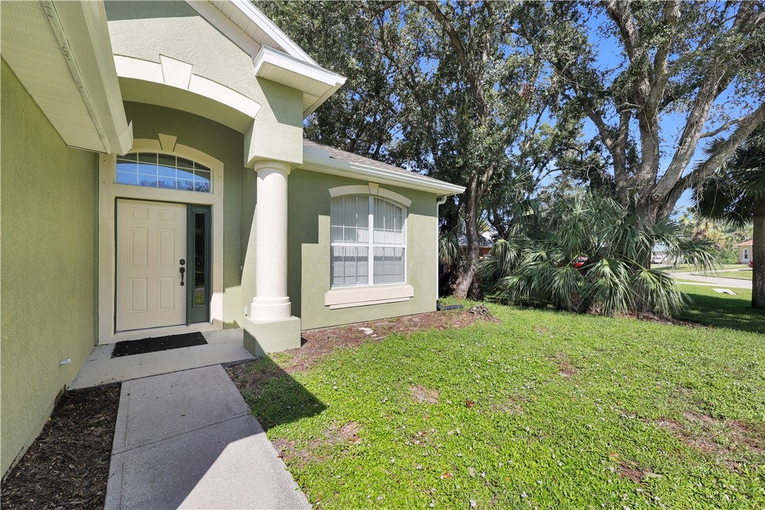 1711 Arch Court, Sebastian