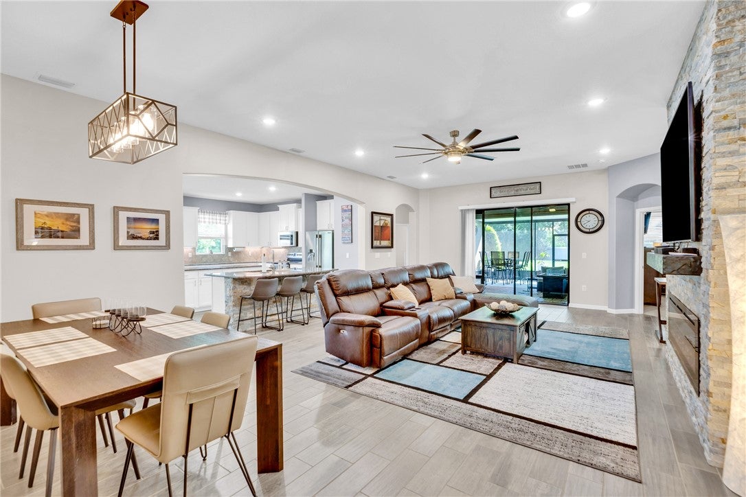 5939 Brae Burn Circle