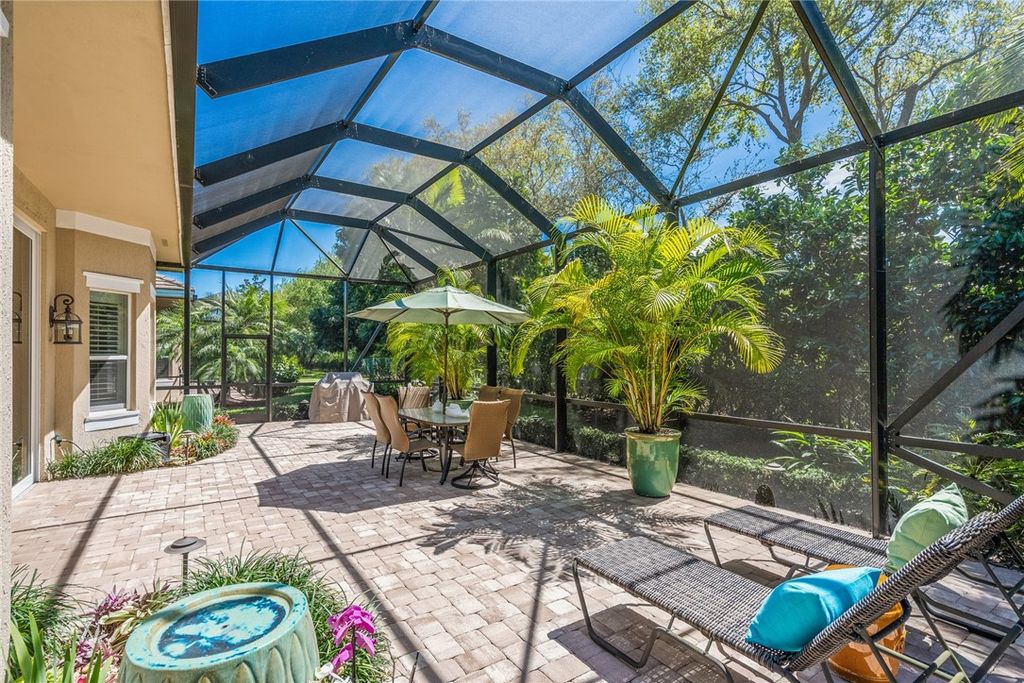 Photo of 1217 Riverwind Circle, Vero Beach, FL 32967 (MLS # 290964)