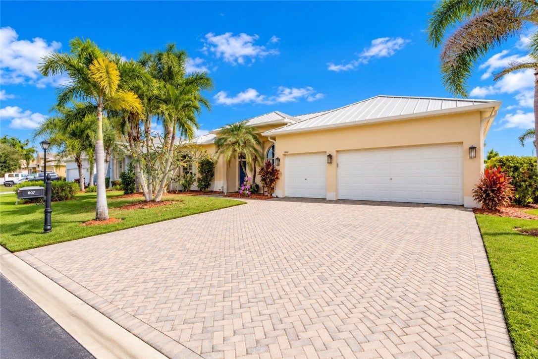 607 Tangelo Circle SW