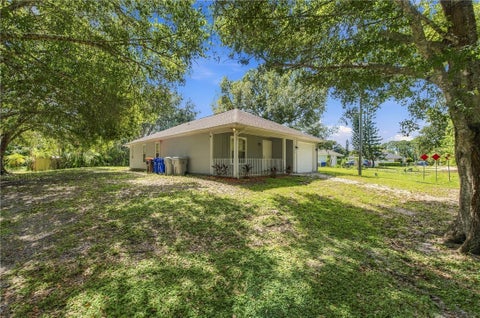 2305 13th Place Sw, Vero Beach, FL 32962