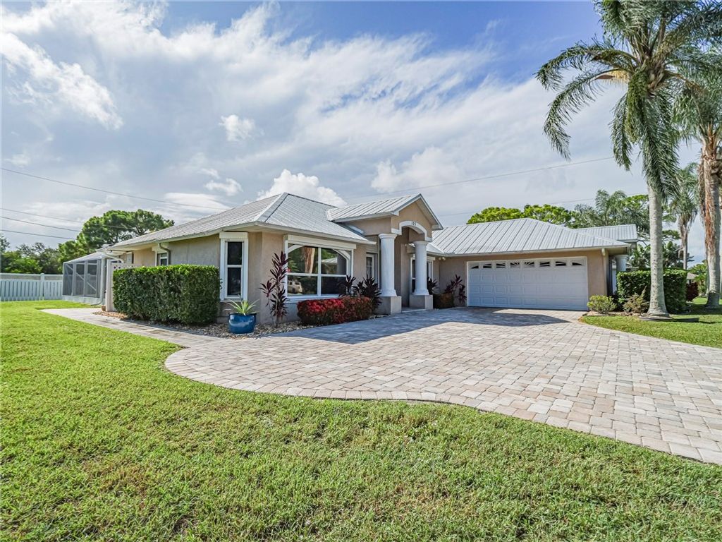 Photo of 105 Day Drive, Sebastian, FL 32958 (MLS # 289569)