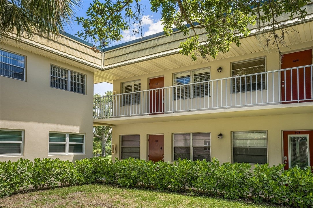 38 Vista Gardens Trail 203