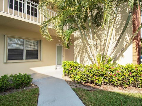 73 Royal Oak Court 101, Vero Beach, FL 32962