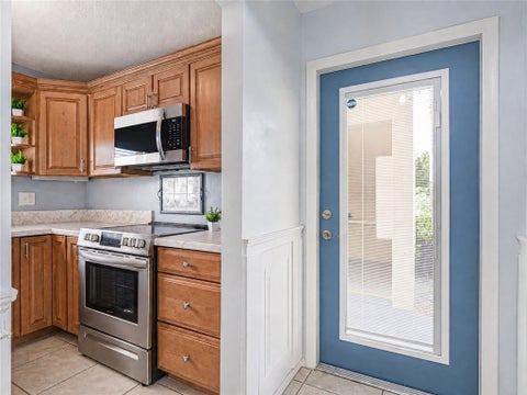 73 Royal Oak Court 101, Vero Beach, FL 32962
