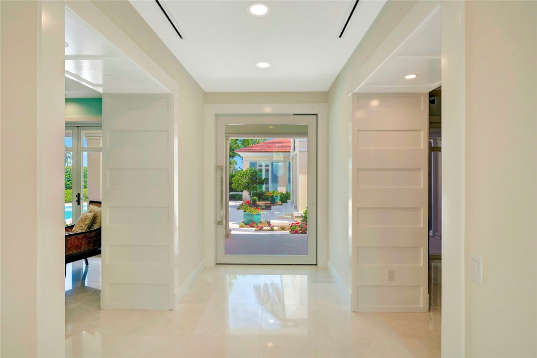 280 Seabreeze Court
