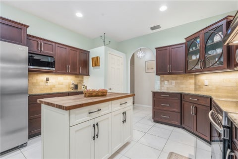 3315 65th Avenue, Vero Beach, FL 32966