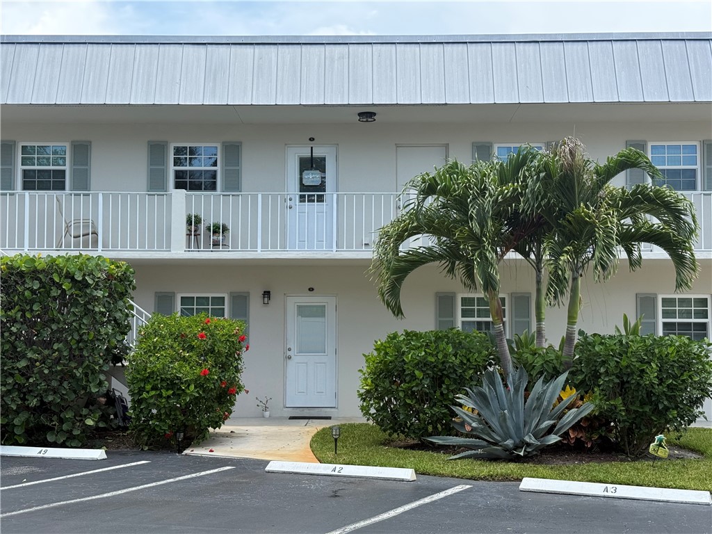 Photo 1 of 16 — 900 Jasmine Lane 102A, Vero Beach, FL 32963