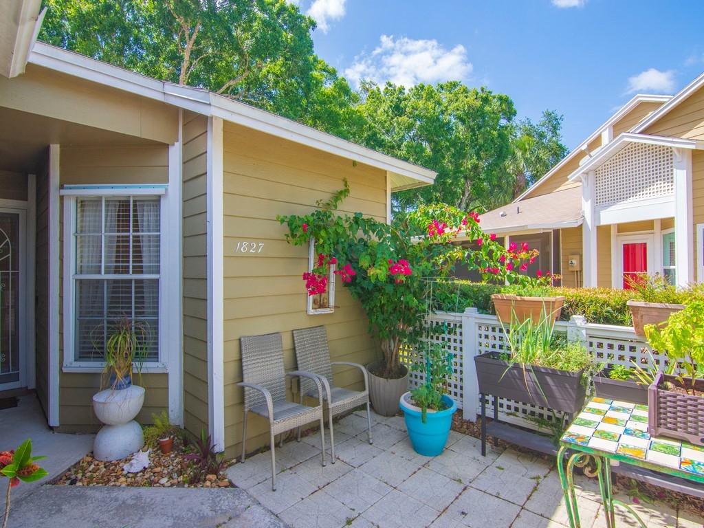 1827 Sixty Oaks Lane