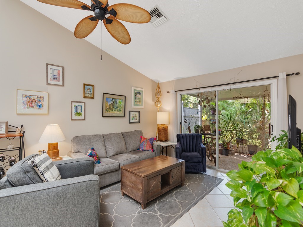 Vero Beach, Florida 32966, United States, 2 Bedrooms Bedrooms, ,2 BathroomsBathrooms,Residential,Active,127262