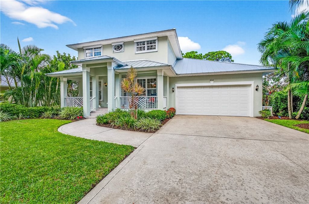 Photo of 886 Carolina Circle SW, Vero Beach, FL 32962 (MLS # 291487)