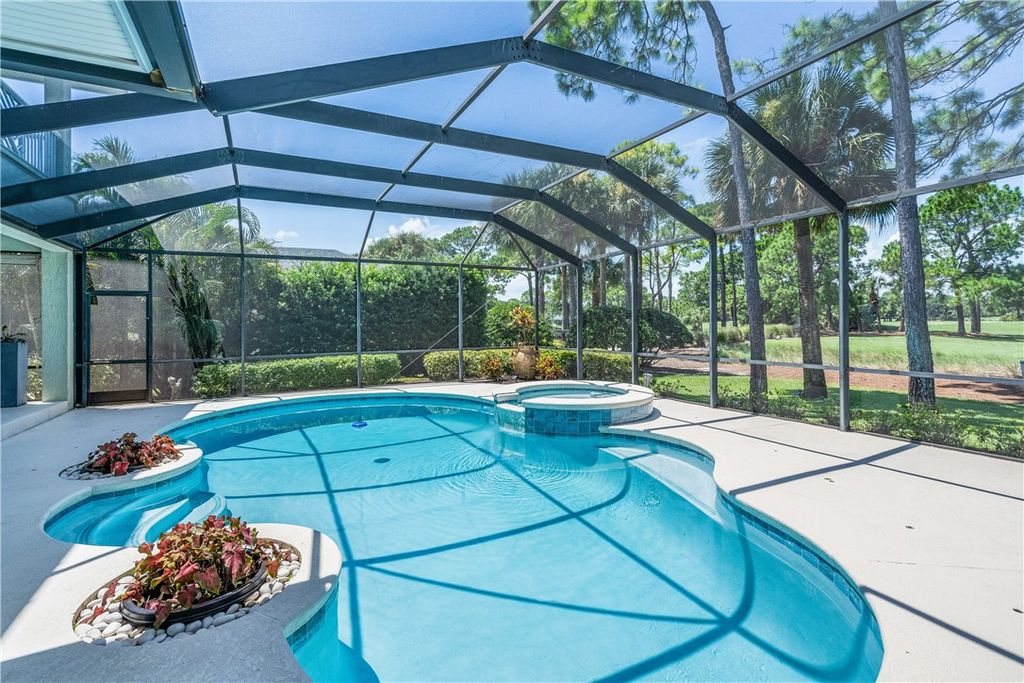 Photo of 886 Carolina Circle SW, Vero Beach, FL 32962 (MLS # 291487)