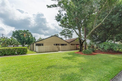 2 beds bed, 2 baths bath property at 1466 39th Avenue F1, Vero Beach, FL 32960