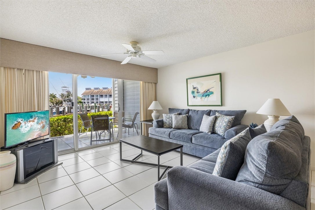 2140 Spyglass Lane 114