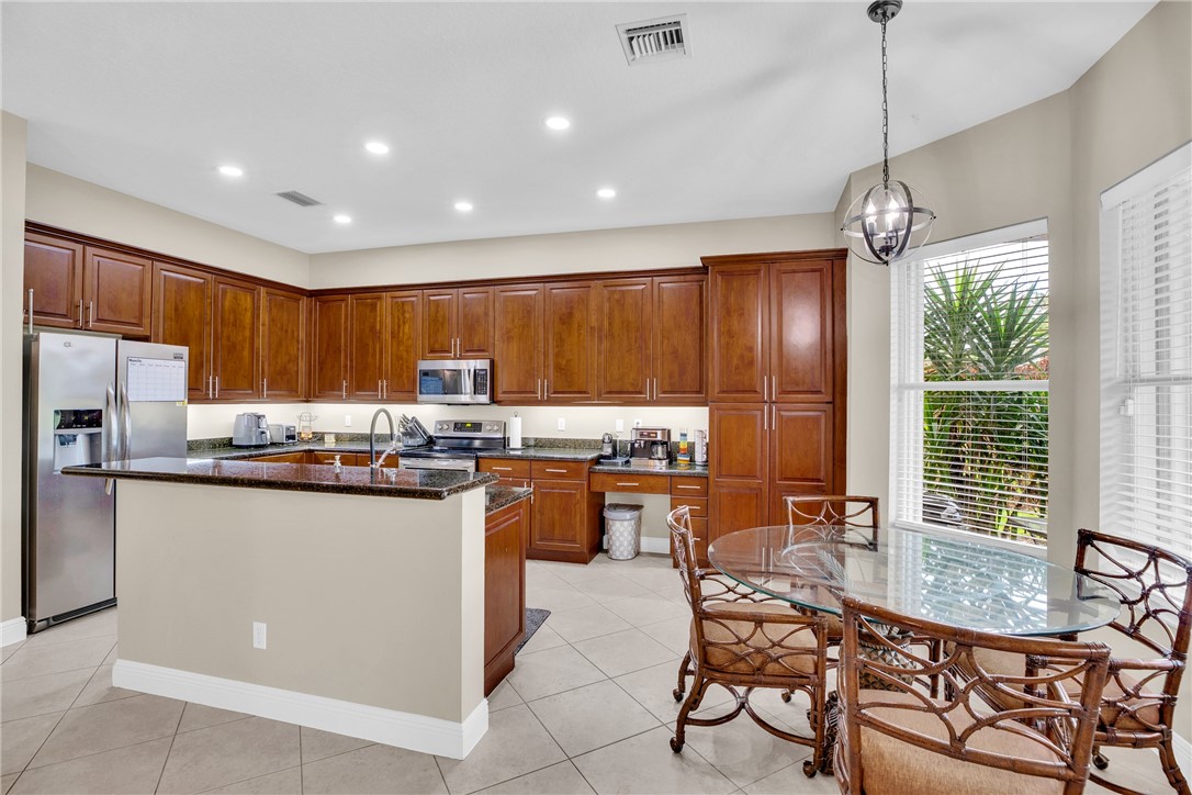 1929 Grey Falcon Circle SW