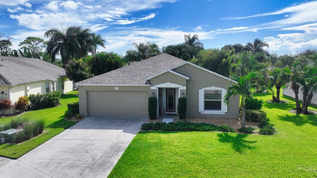 Photo of 587 Cottonwood Road, Sebastian, FL 32958 (MLS # 291456)