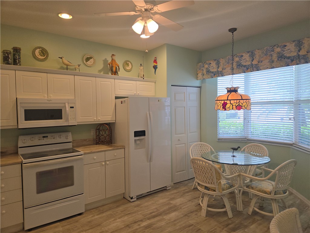 Vero Beach, Florida 32962, United States, 3 Bedrooms Bedrooms, ,2 BathroomsBathrooms,Residential,Active,233279