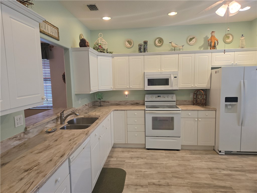 Vero Beach, Florida 32962, United States, 3 Bedrooms Bedrooms, ,2 BathroomsBathrooms,Residential,Active,233279