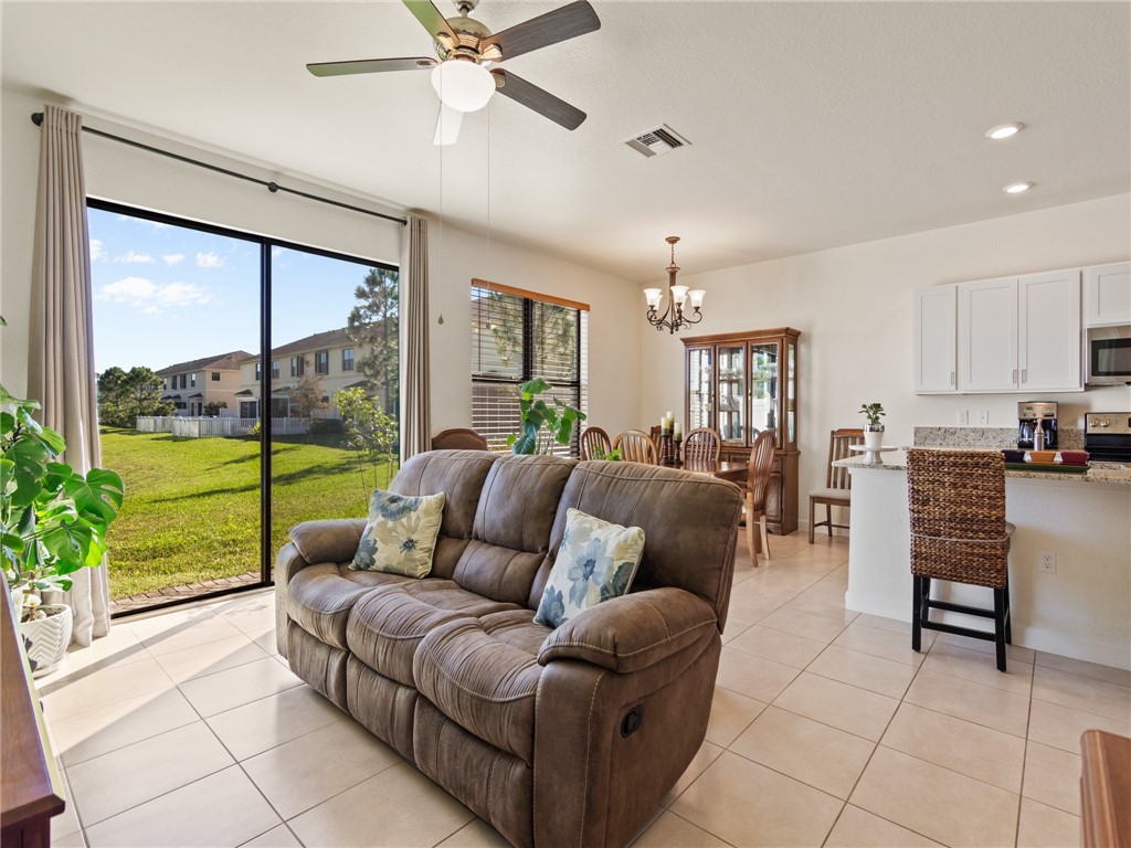 10064 W Villa Circle