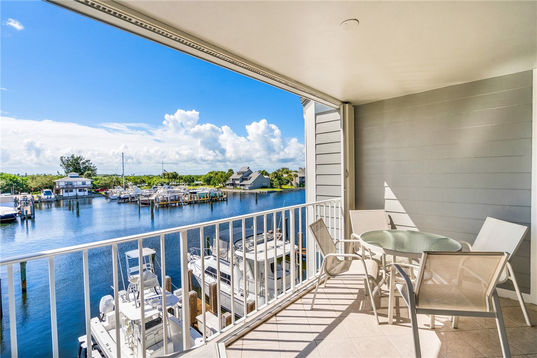 2115 Windward Way 305