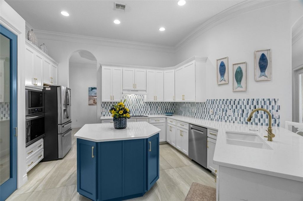 Photo of 1413 W Island Club Square, Vero Beach, FL 32963 (MLS # 291155)
