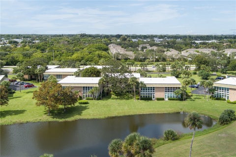 40 Vista Gardens Trail 201, Vero Beach, FL 32962